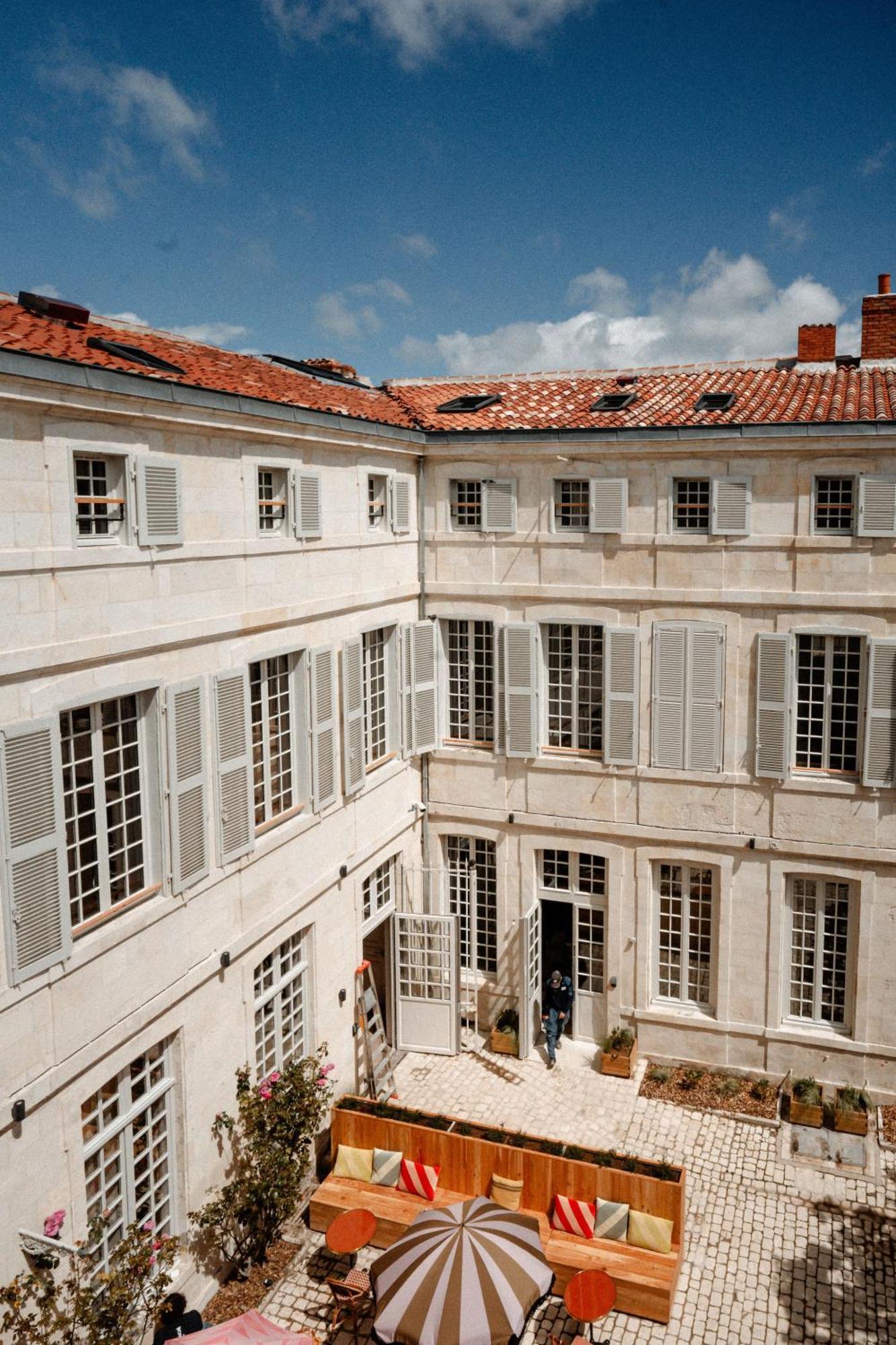 Central Hostel La Rochelle Centre Екстериор снимка