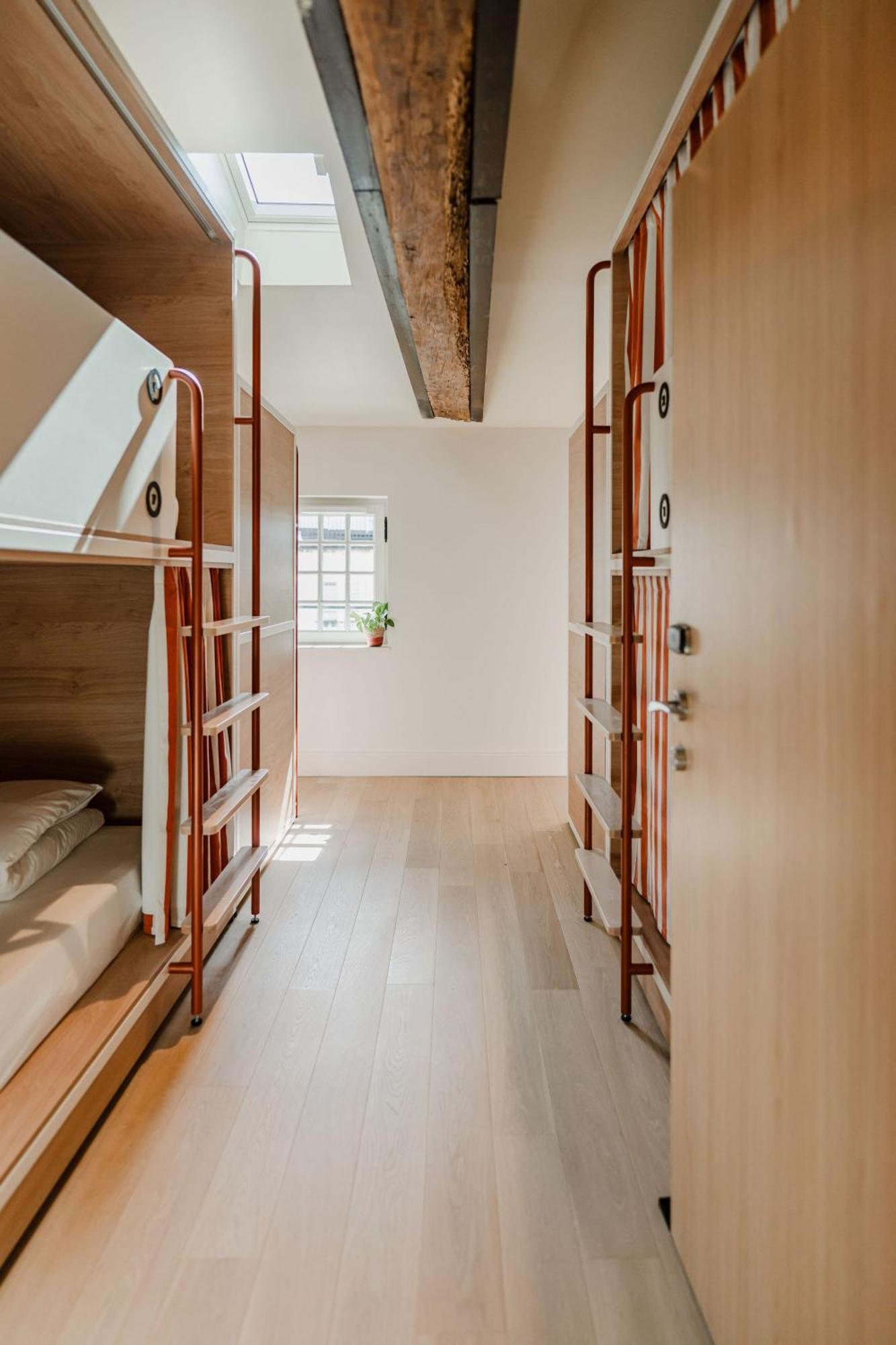 Central Hostel La Rochelle Centre Екстериор снимка