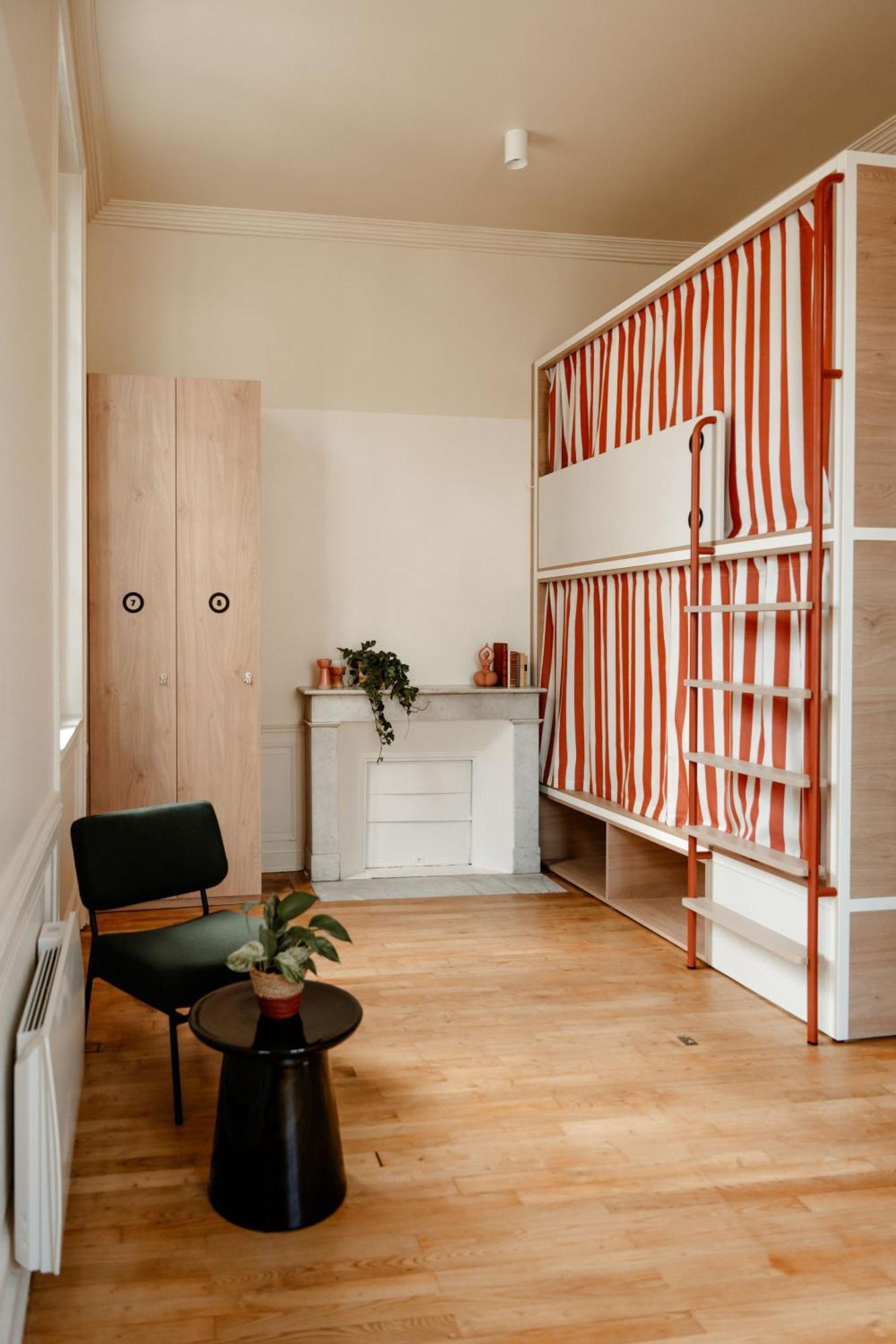 Central Hostel La Rochelle Centre Екстериор снимка