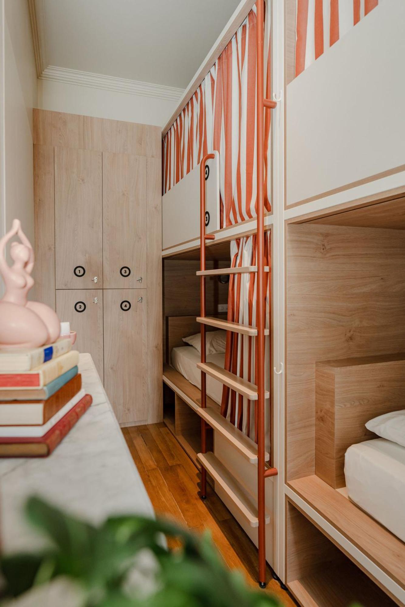 Central Hostel La Rochelle Centre Екстериор снимка