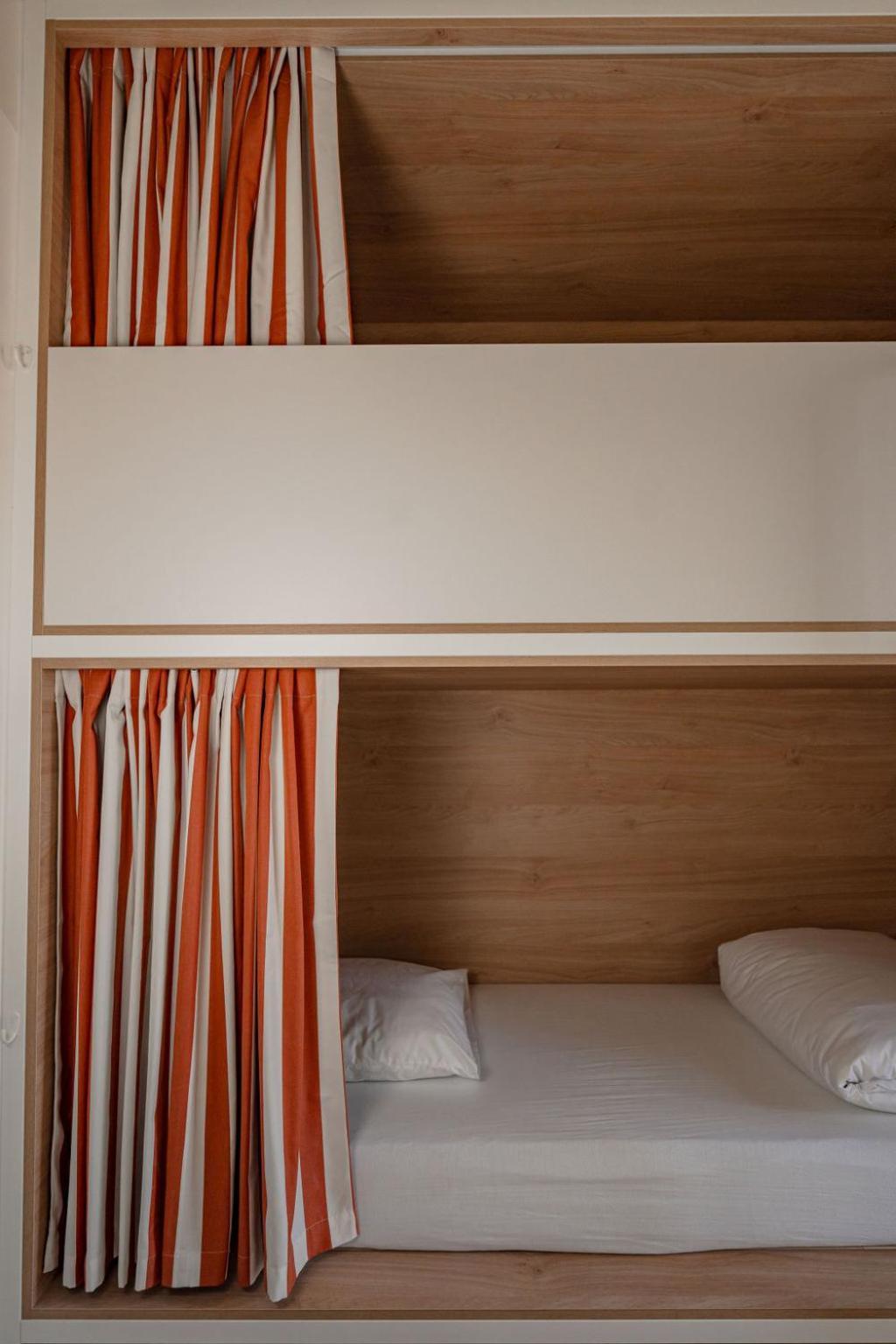 Central Hostel La Rochelle Centre Екстериор снимка