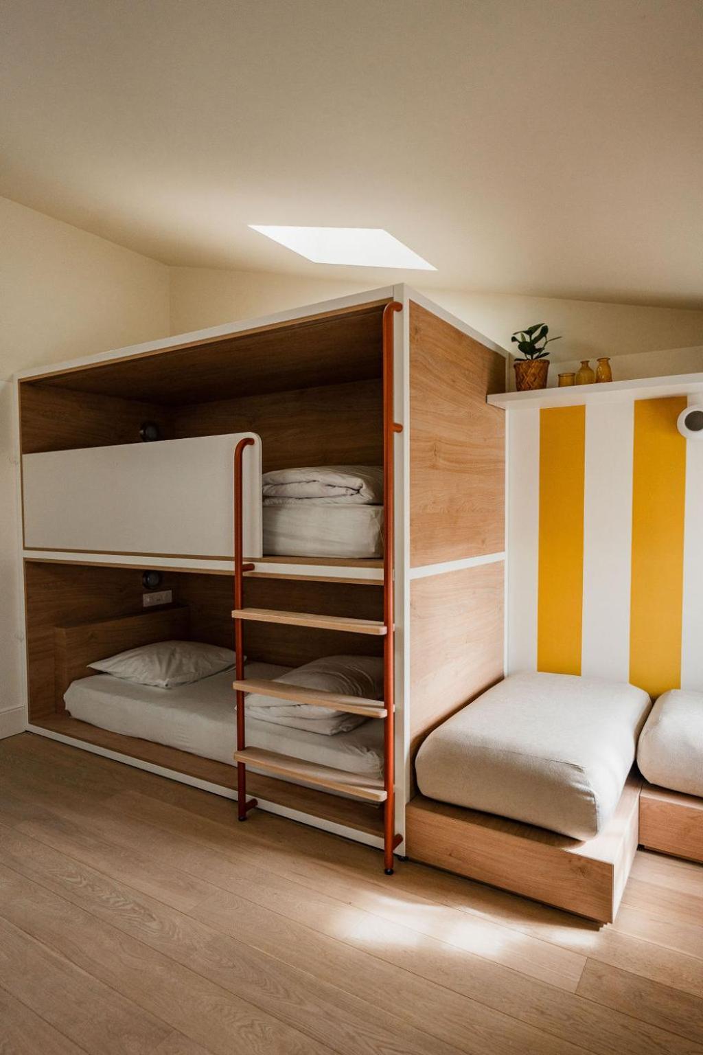 Central Hostel La Rochelle Centre Екстериор снимка